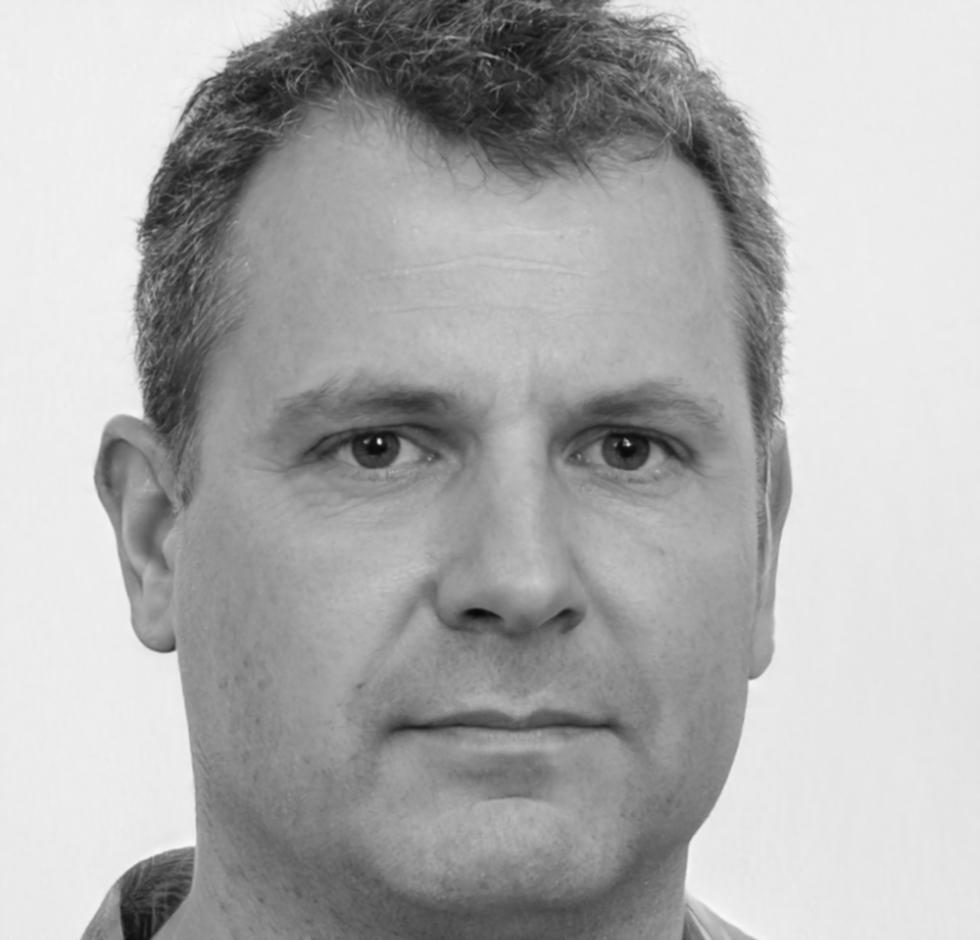 Retrato de Aurelio Mendoza, director financiero